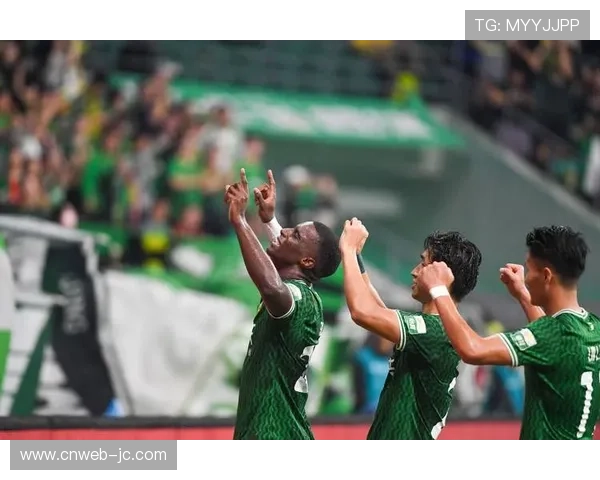 恩德里克训练场加练射门，帽子戏法后保持谦逊